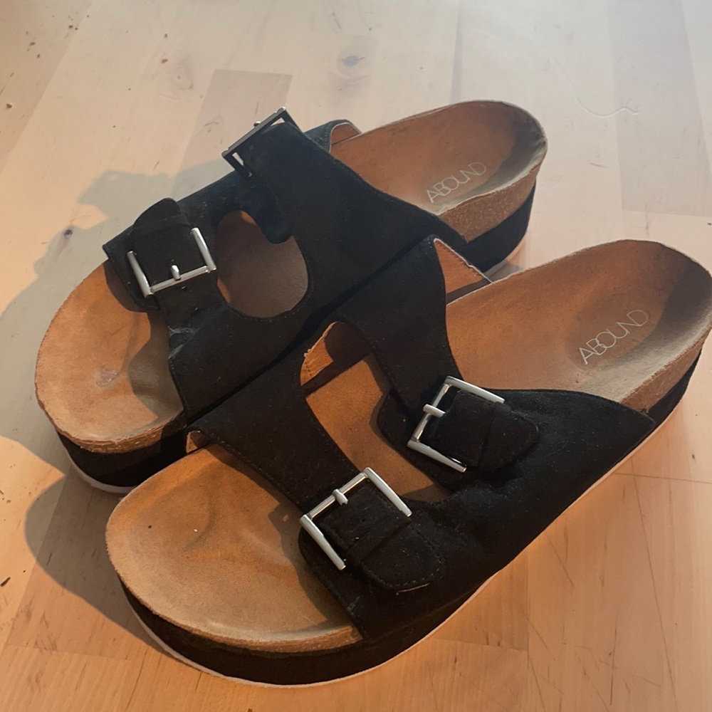 Platform sandals